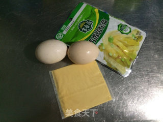 榨菜炒鸡蛋--别有风味的中西结合做法的做法步骤：1