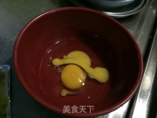 榨菜炒鸡蛋--别有风味的中西结合做法的做法步骤：2