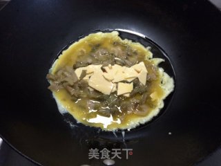 榨菜炒鸡蛋--别有风味的中西结合做法的做法步骤：6