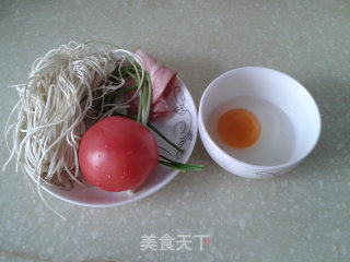 番茄鸡蛋面的做法步骤：1