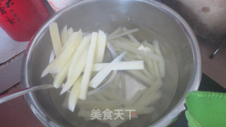 香脆薯条的做法步骤：2