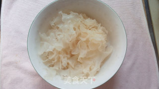 冰糖梨汁的做法步骤：2