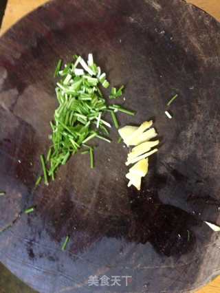 青椒毛豆肉丝的做法步骤：1