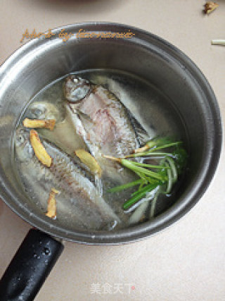 萝卜丝鲫鱼汤的做法步骤：7