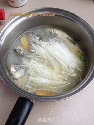 萝卜丝鲫鱼汤的做法步骤：9