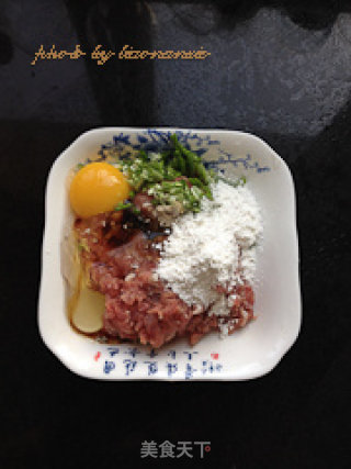 红椒肉饼的做法步骤：2
