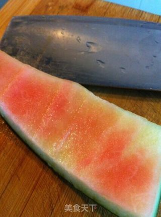 西瓜皮炒肉的做法步骤：2
