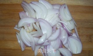洋葱炒肉的做法步骤：2