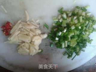 清葱炒花甲的做法步骤：1