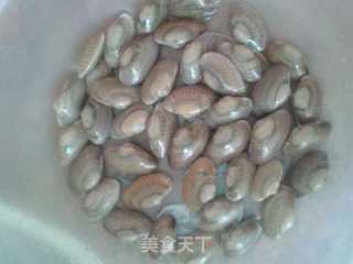 清葱炒花甲的做法步骤：2