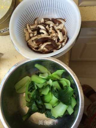 香菇油菜汇鹌鹑的做法步骤：3