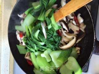 香菇油菜汇鹌鹑的做法步骤：5