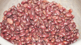 月饼之红豆沙玫瑰馅的做法步骤：1