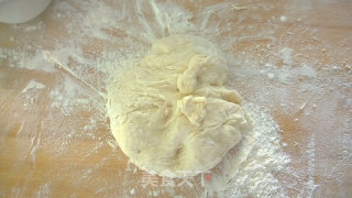 牛肉洋葱馅饼的做法步骤：1