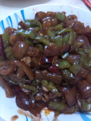 尖椒辣肉皮的做法步骤：4