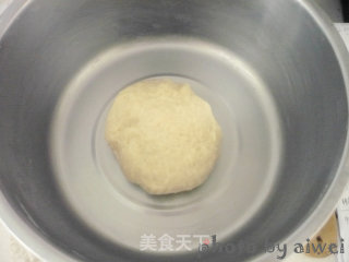 蛋黄酥的做法步骤：2