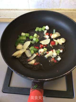香菇牛肉疙瘩汤的做法步骤：2