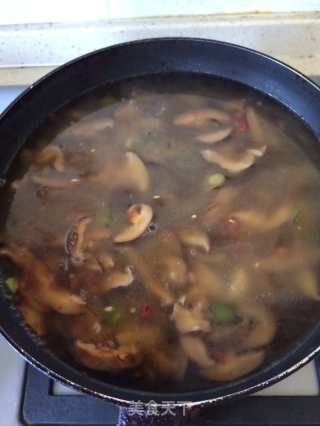 香菇牛肉疙瘩汤的做法步骤：4