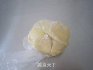 美味松仁红豆沙月饼的做法步骤：5