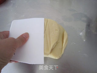 经典红豆沙月饼的做法步骤：4
