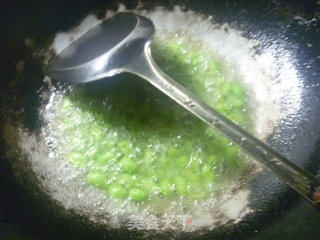 榨菜猪舌头炒毛豆的做法步骤：7