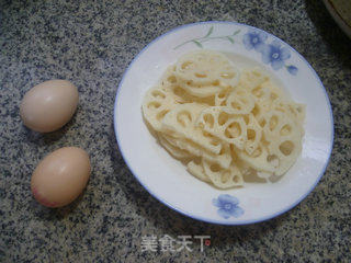 鸡蛋炒莲藕的做法步骤：1