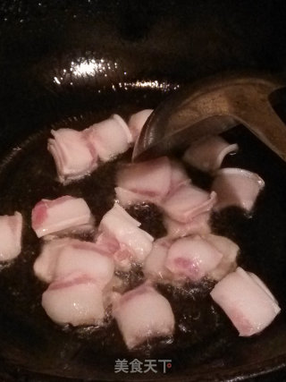 青椒炒肉的做法步骤：2