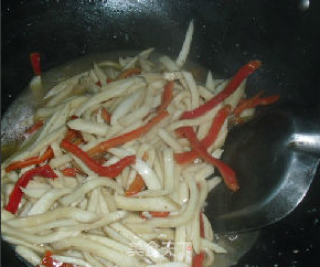 鸡腿菇香干炒肉丝的做法步骤：7