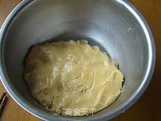 莲蓉蛋黄月饼的做法步骤：10