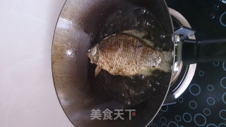 家常葱葱鲫鱼的做法步骤：6