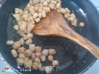 玉米粒炒肉丁的做法步骤：8