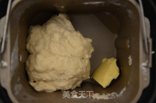 面包机做面包的方法（一键式芝麻牛奶面包）的做法步骤：3