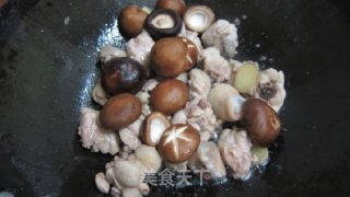 粉条炖冬菇鸡的做法步骤：6