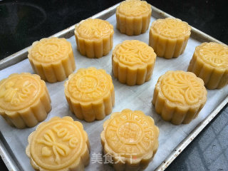 莲蓉蛋黄月饼的做法步骤：19