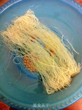 西葫芦素炒粉丝的做法步骤：1