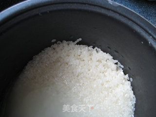 肉松饭团的做法步骤：1