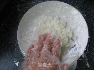 肉松饭团的做法步骤：7