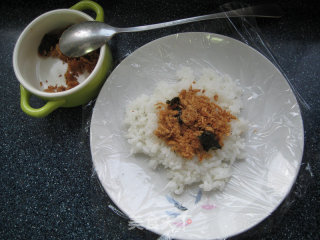 肉松饭团的做法步骤：8