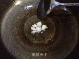[咸肉丝炒西芹百合]-----秋季餐桌经典菜的做法步骤：2