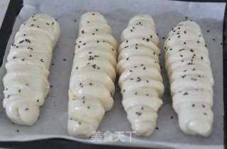 毛毛虫面包的做法步骤：9