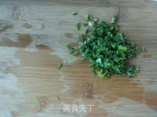 手抓“葱花饼”的做法步骤：3