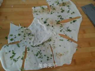 手抓“葱花饼”的做法步骤：7