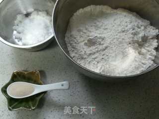 干菜粉丝馅饼的做法步骤：1