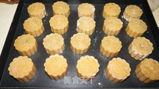 广式白豆沙月饼的做法步骤：7