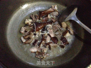 蒜苗炒鸭补的做法步骤：6