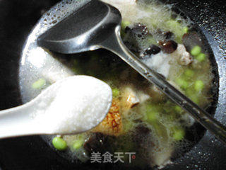 黑木耳毛豆烧猪大排的做法步骤：7