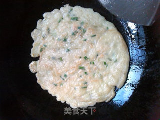 简易葱香鸡蛋饼的做法步骤：2