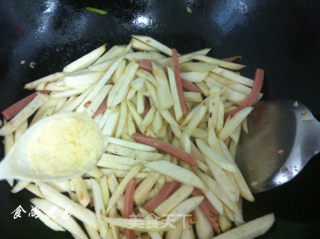 茭白炒火腿的做法步骤：8
