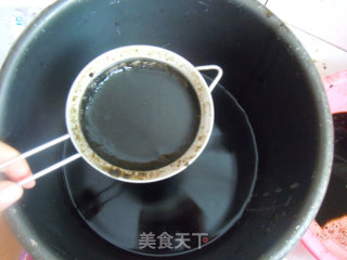 自制无添加消暑饮品---仙草蜜的做法步骤：4