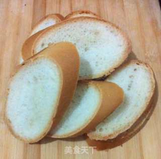 蒜香面包～香的嘎嘣脆的做法步骤：2